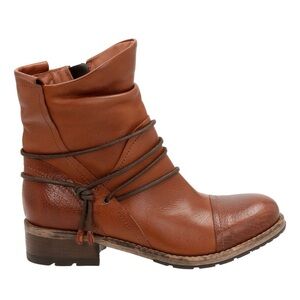 Clark’s Volara Dina Moto Boot